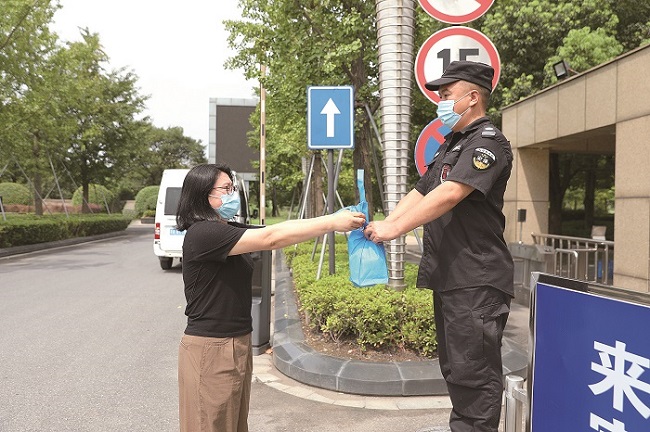 2-高温慰问.jpg