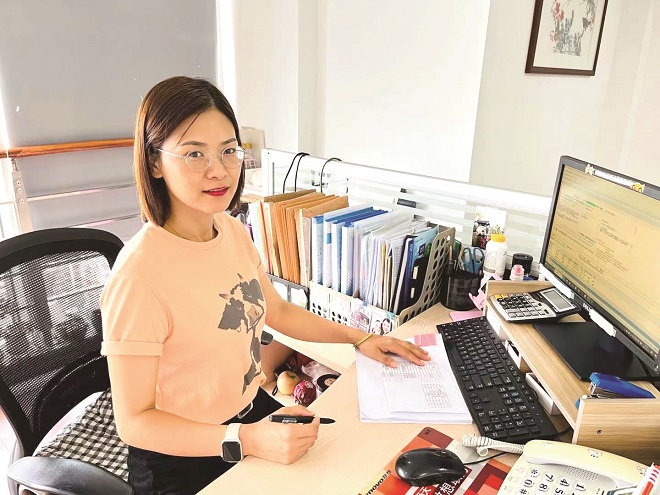 2-荣盛人柳莺.jpg