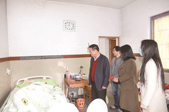 3-困难慰问.jpg
