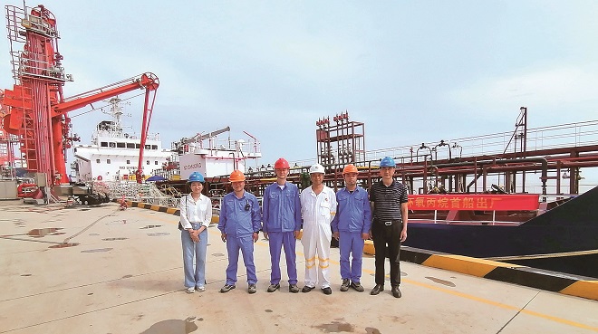 2-浙石化环氧丙烷首船.JPG