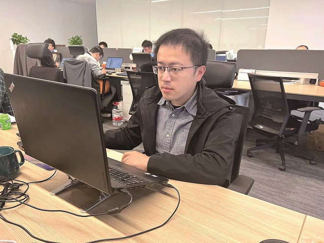 2-荣盛人许亦奇.jpg