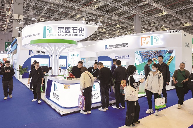1-上海纱线展.jpg